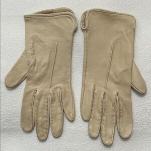 Genuine Deerskin Cream Gloves. Size M